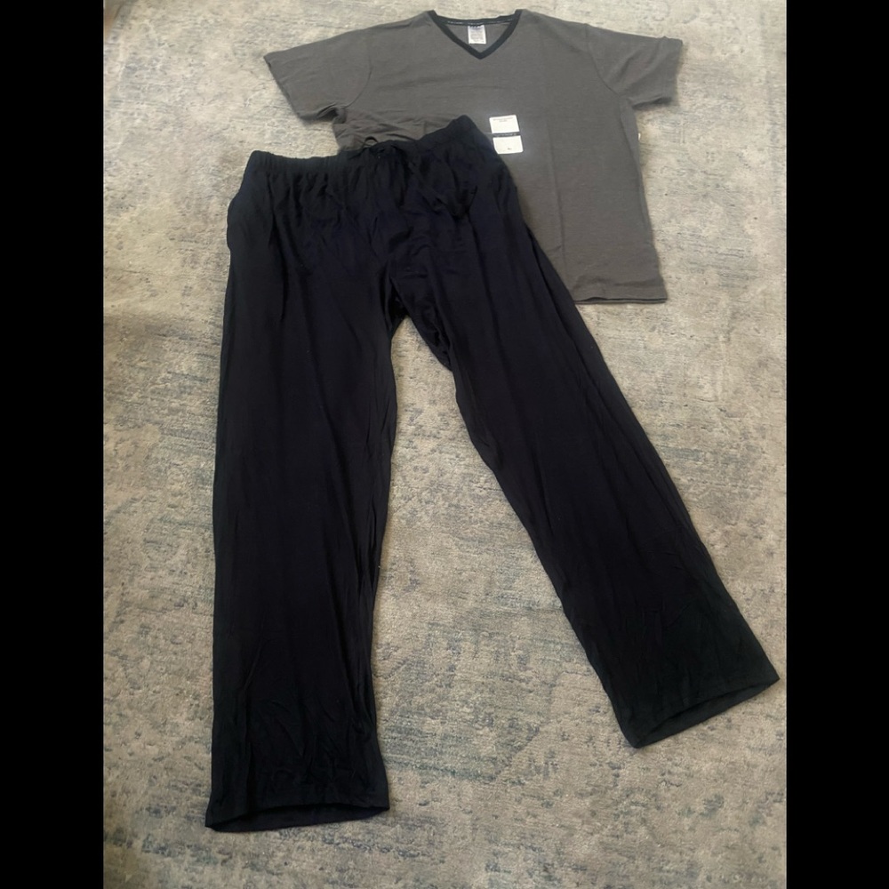 Tahari men’s lounge wear